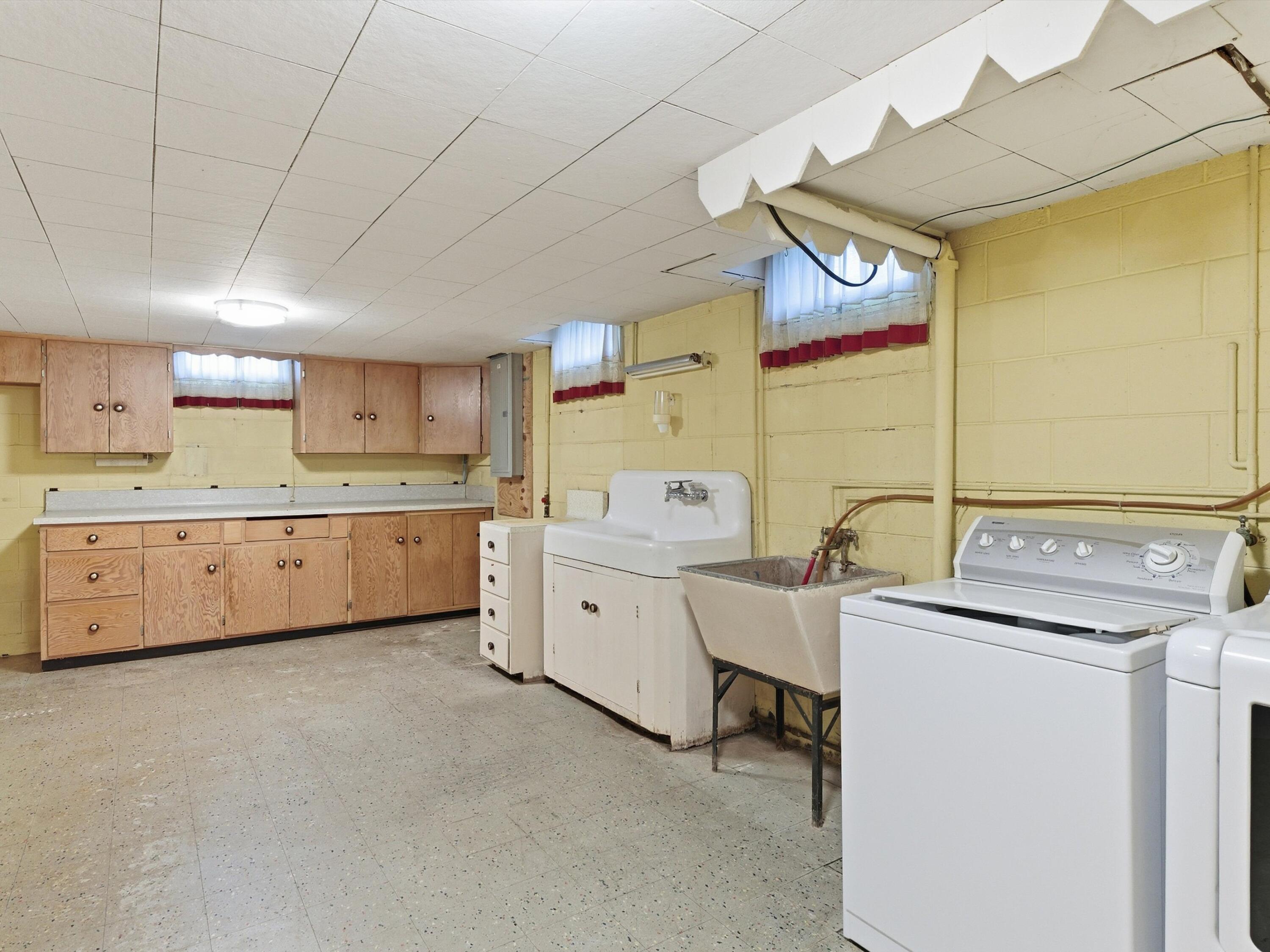 2206 Division Street Manitowoc, WI 54220 - Photo 18 of 31 basement laundry area