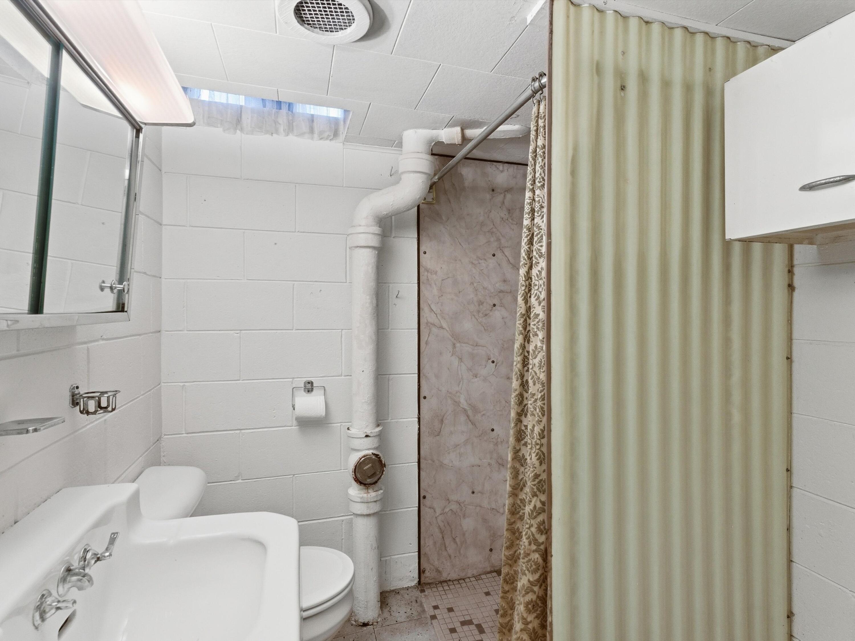 2206 Division Street Manitowoc, WI 54220 - Photo 19 of 31 basement bathroom