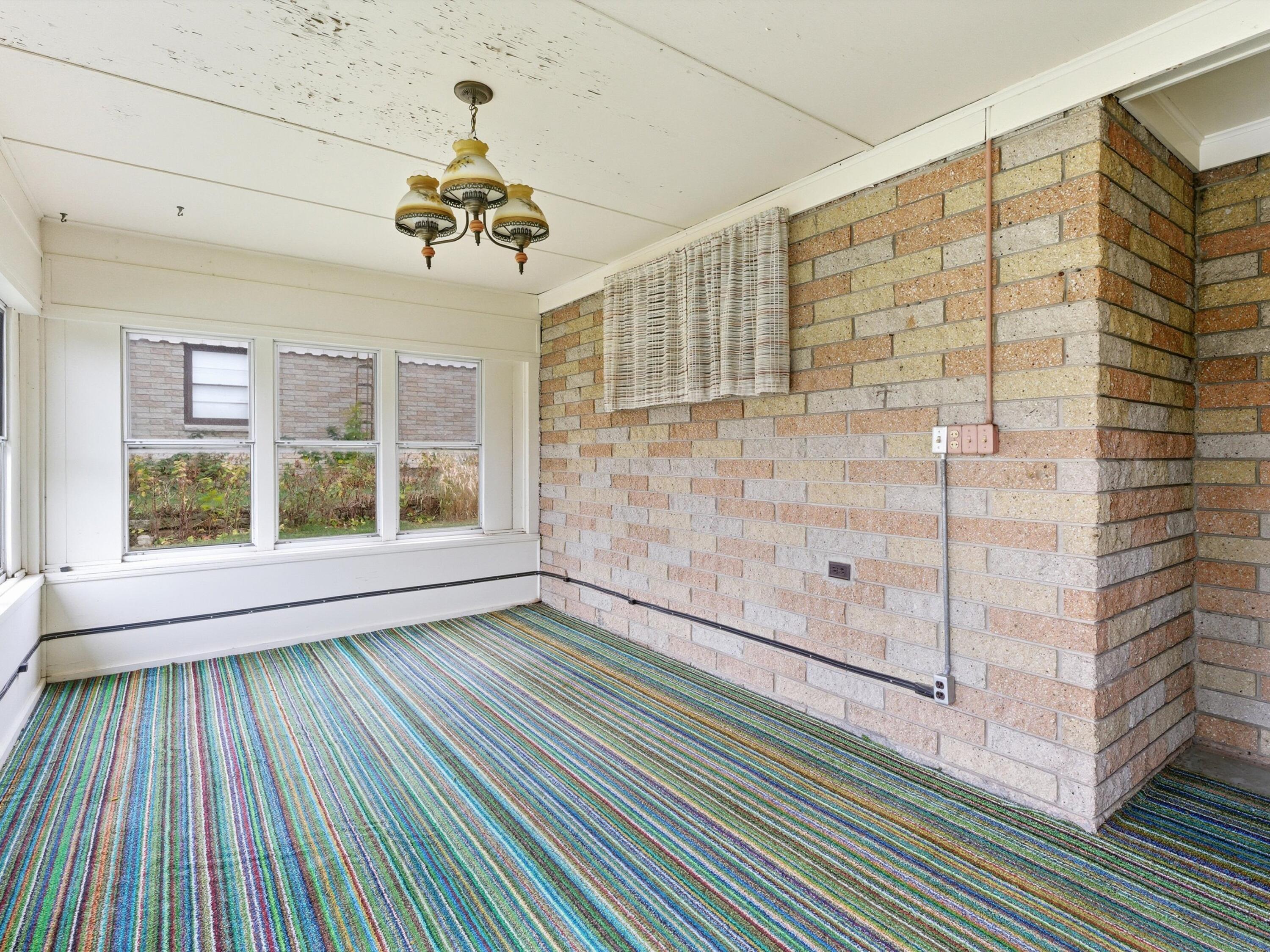 2206 Division Street Manitowoc, WI 54220 - Photo 22 of 31 three season room