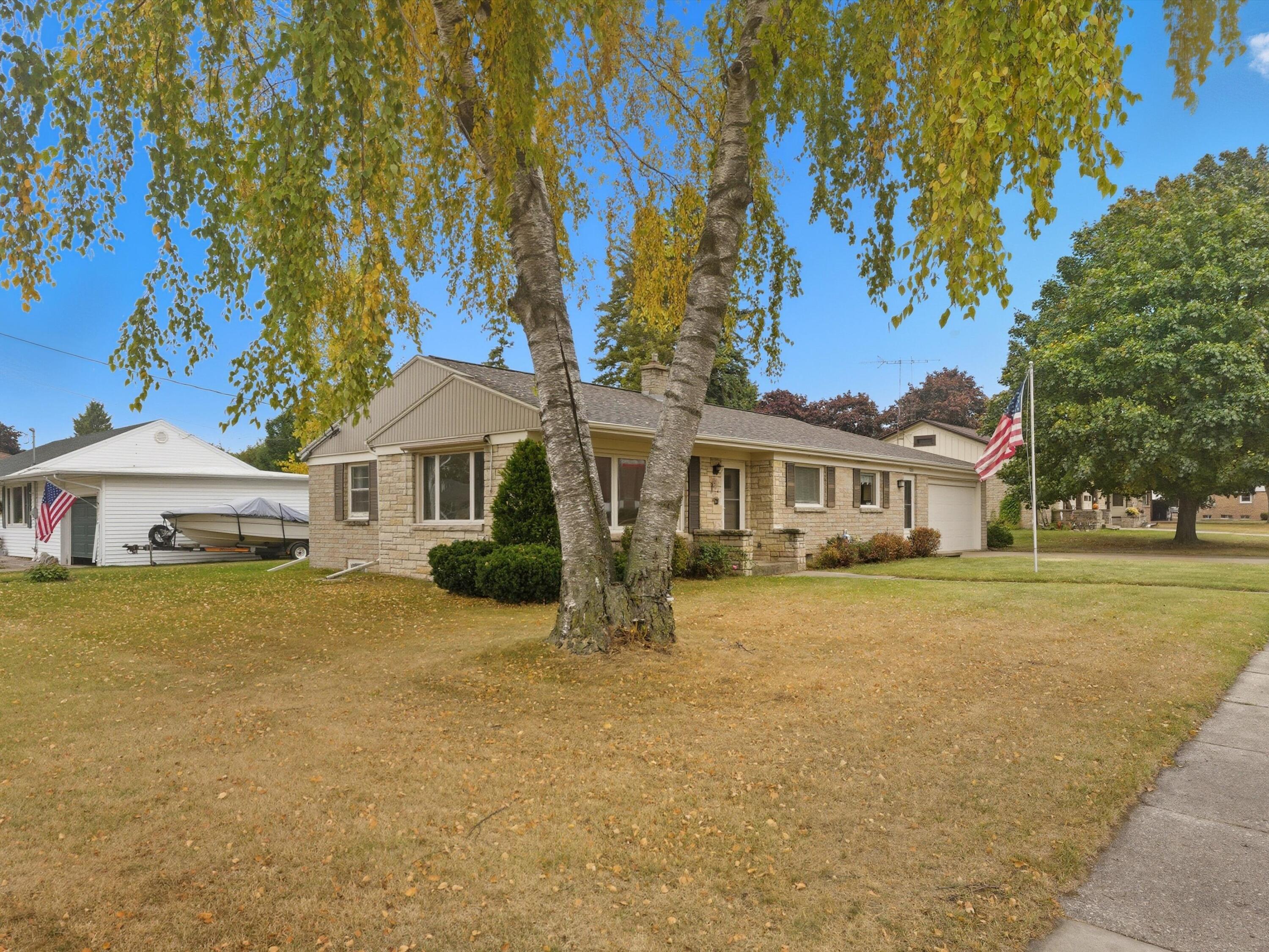 2206 Division Street Manitowoc, WI 54220 - Photo 23 of 31 03-003_2611515_08419