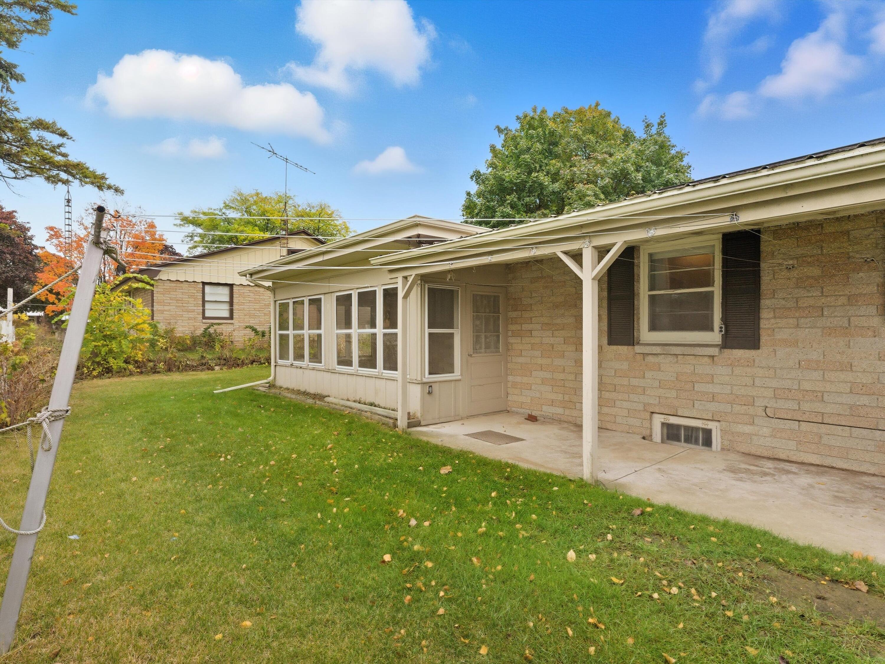 2206 Division Street Manitowoc, WI 54220 - Photo 26 of 31 08-008_2611515_08424