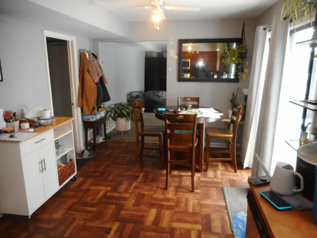 $360,000 | 576 Iroquois Trail, Carol Stream, IL 60188