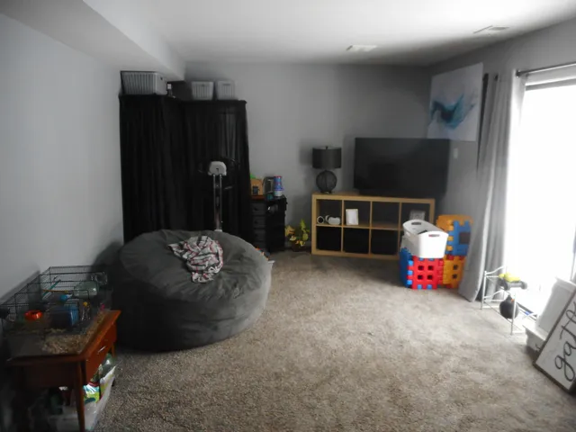 $360,000 | 576 Iroquois Trail, Carol Stream, IL 60188