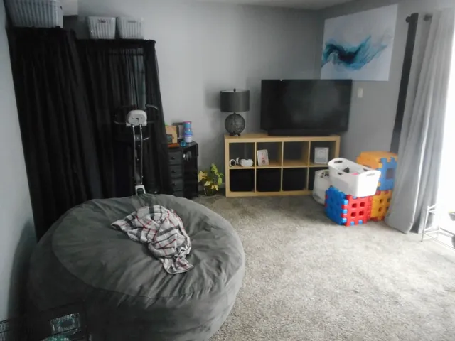 $360,000 | 576 Iroquois Trail, Carol Stream, IL 60188