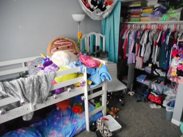 $360,000 | 576 Iroquois Trail, Carol Stream, IL 60188