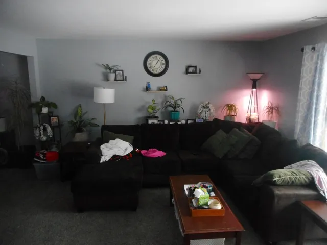 $360,000 | 576 Iroquois Trail, Carol Stream, IL 60188