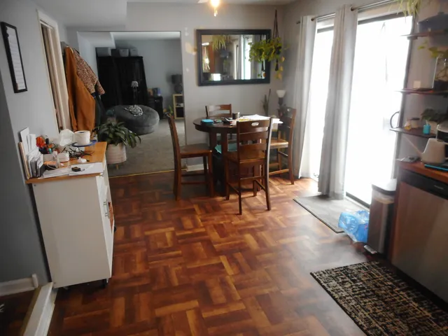 $360,000 | 576 Iroquois Trail, Carol Stream, IL 60188