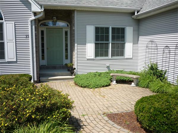 33 Two Ponds Road Belchertown, MA 01007 - Photo 2 of 28