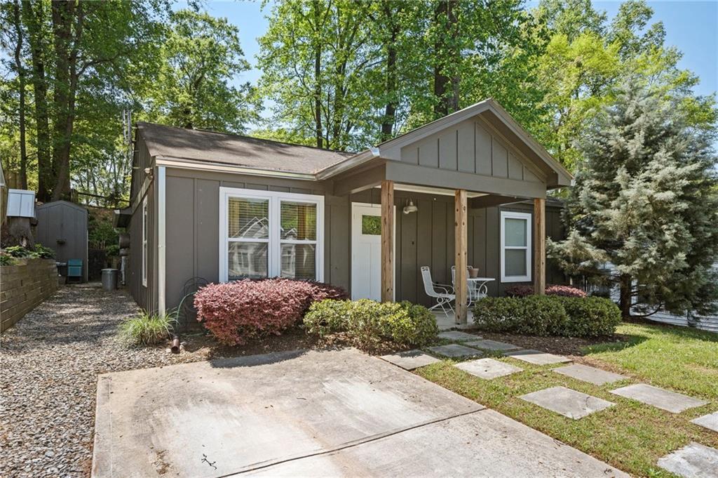 1588 Carroll Dr Northwest