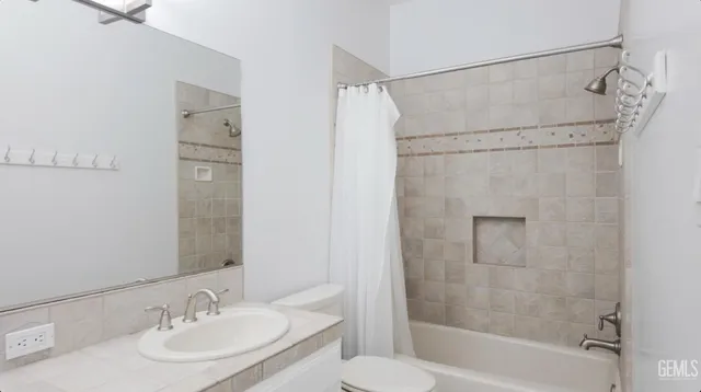 $450,000 | Undisclosed Address, Bakersfield, CA 93312