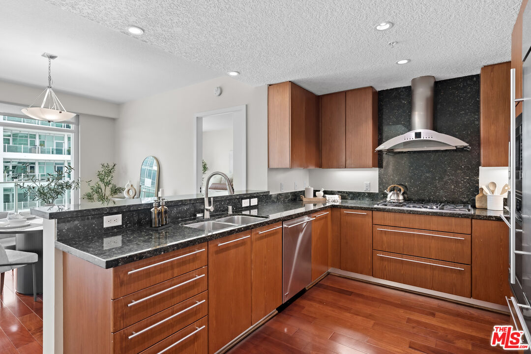 3141 Michelson Drive, Unit 1506 Irvine, CA 92612 - Photo 10 of 51 Gallery Image 10