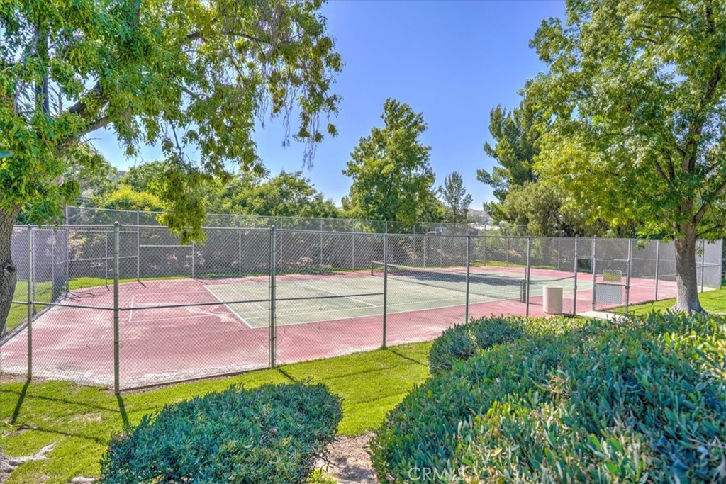 31311 The Old Road, Unit E Castaic, CA 91384 - Photo 15 of 19 a view of a backyard