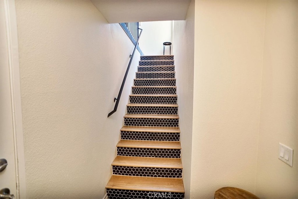 31311 The Old Road, Unit E Castaic, CA 91384 - Photo 4 of 19 a view of entryway with a white wall