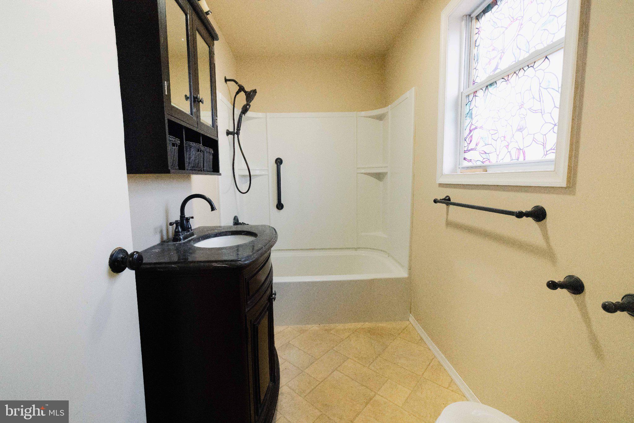 206 Beaver Road Harrisburg, PA 17112 - Photo 10 of 28 Modern bathroom with elegant fixtures.
