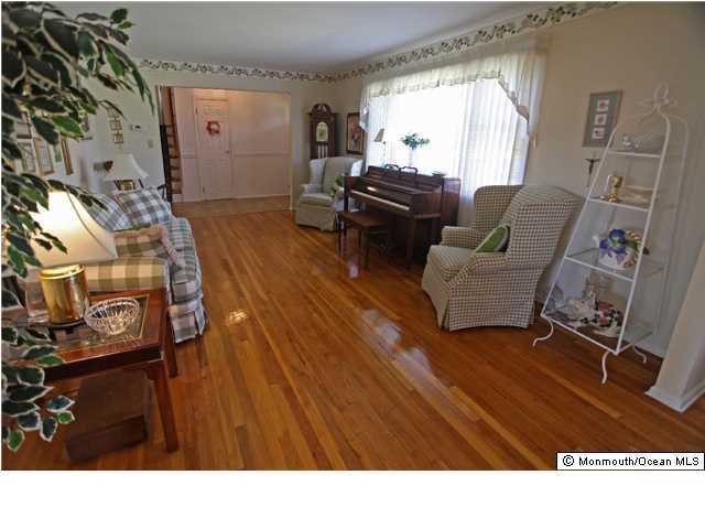 23 Fireside Road Middletown, NJ 07701 - Photo 3 of 16 Additional Photo