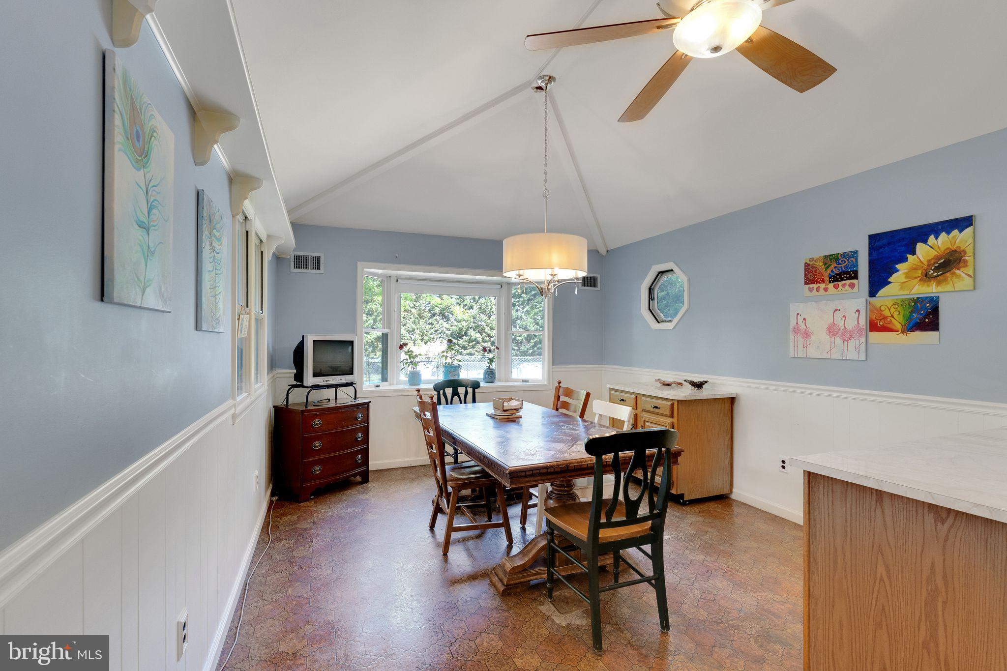 29 Devon Road Southampton, PA 18966 - Photo 12 of 41 Breakfast Area