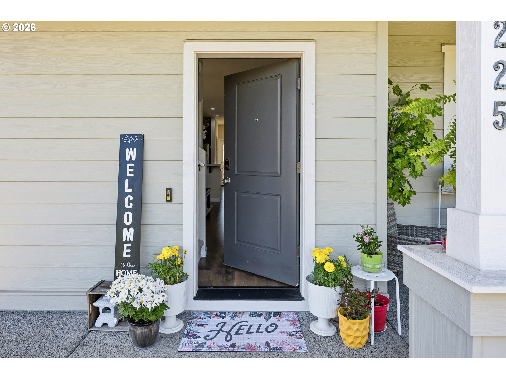 9225 North Boxwood Street Camas, WA 98607 - Photo 2 of 39