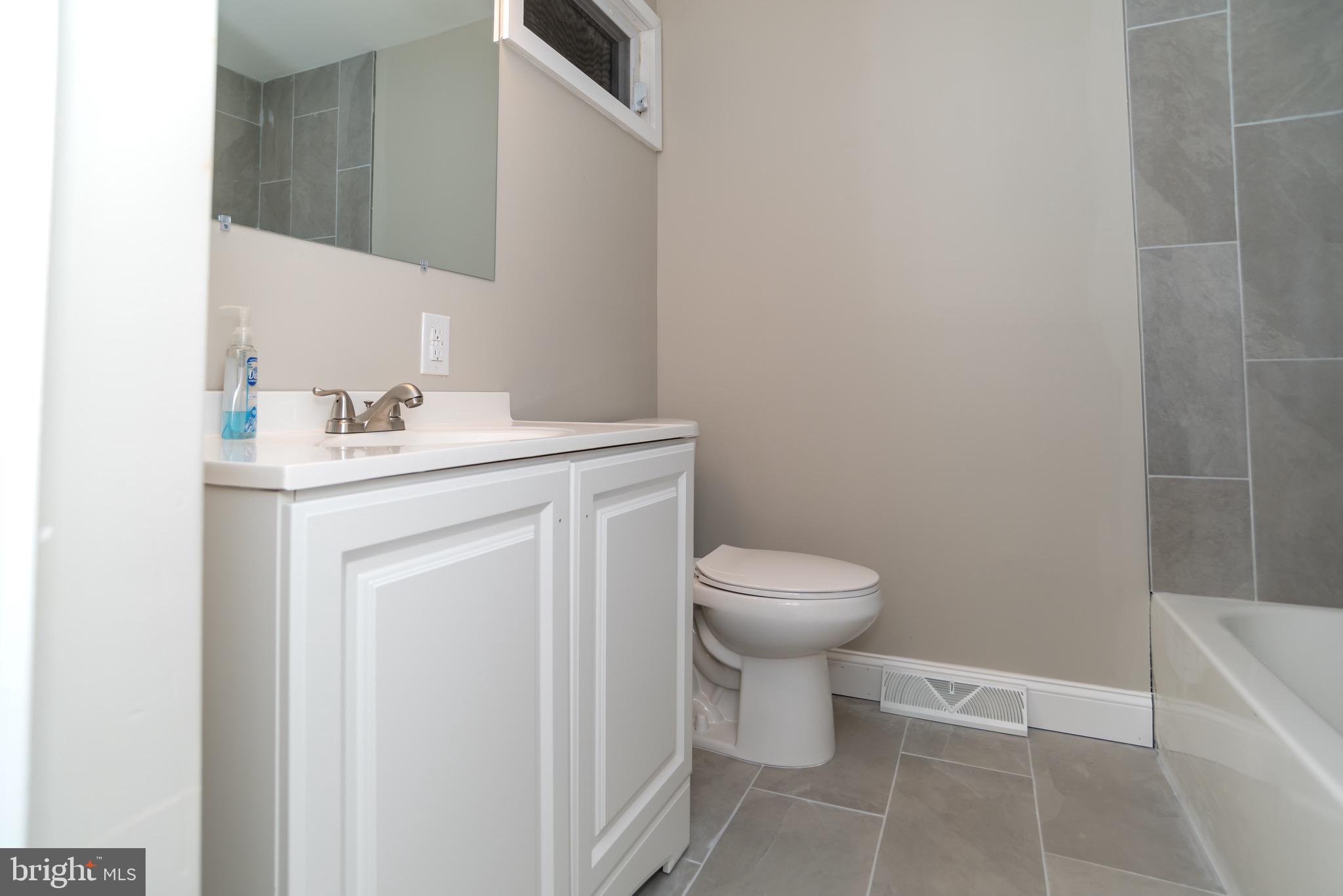 544 Elford Road Fairless Hills, PA 19030 - Photo 21 of 34 Bathroom upstairs