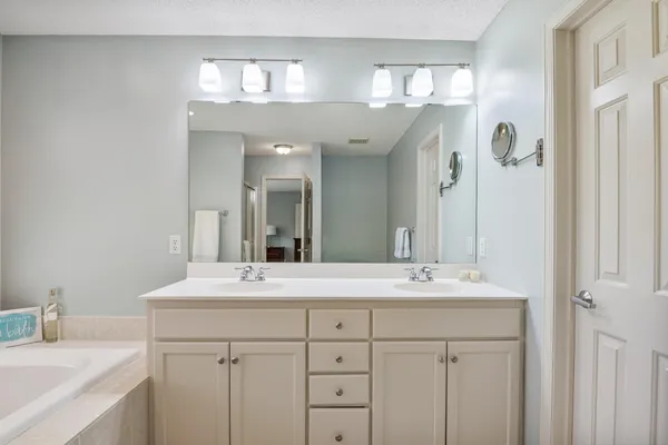 $725,000 | 536 Newman Trail, Stillwater, MN 55082