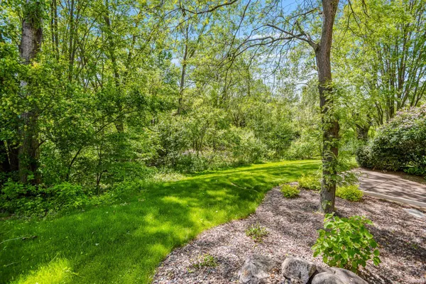 $725,000 | 536 Newman Trail, Stillwater, MN 55082
