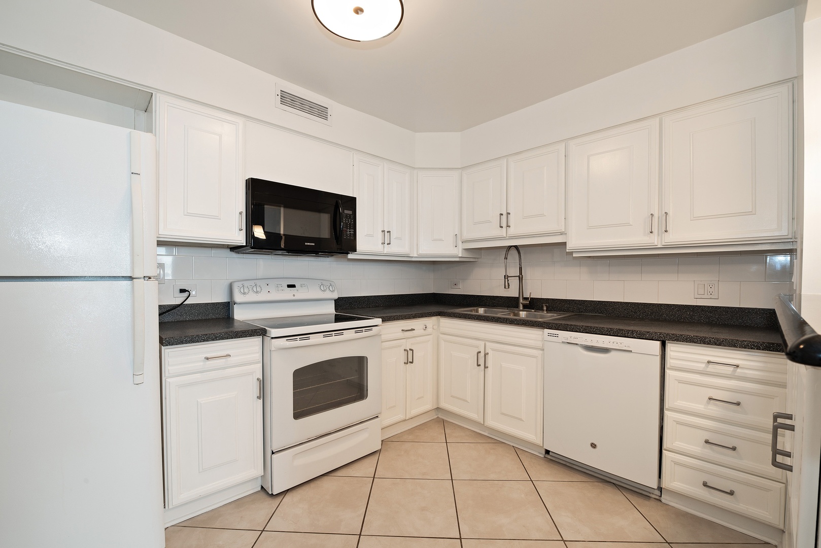 6007 North Sheridan Road, Unit 32E Chicago, IL 60660 - Photo 3 of 12