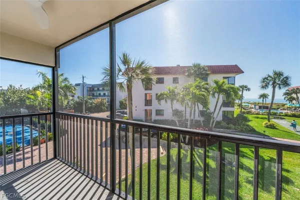 $650,000 | 671 East Gulf Drive, Unit 3D2, Sanibel, FL 33957