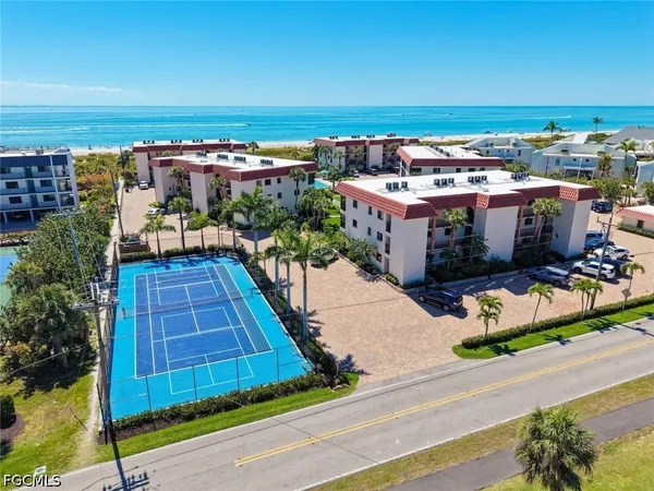 $650,000 | 671 East Gulf Drive, Unit 3D2, Sanibel, FL 33957