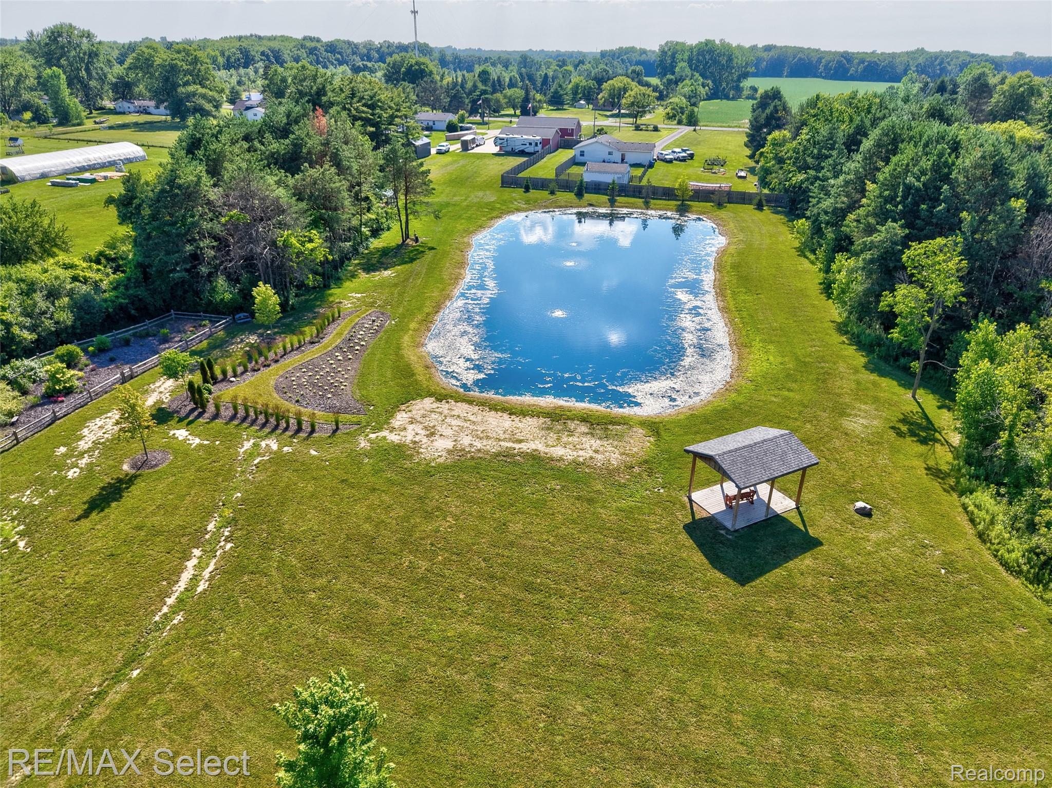 3309 South Vassar Road Davison, MI 48423 - Photo 11 of 45 3309 S. Vassar Rd 039.jpg