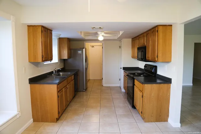 $1,925 | 14126 Parkhurst Street, San Antonio, TX 78232