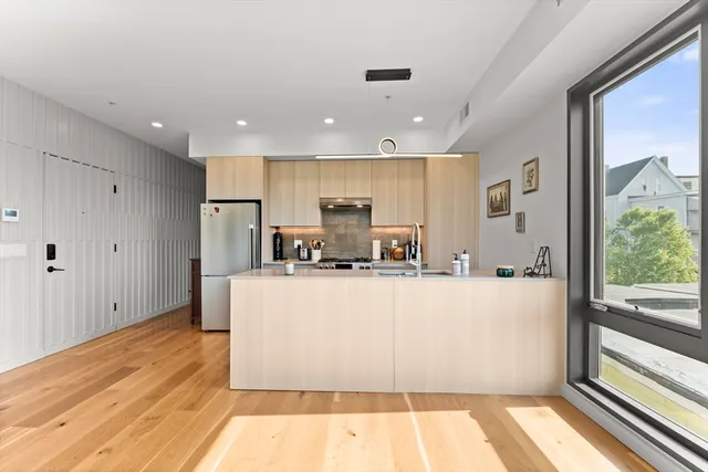 $699,000 | 191 Condor Street, Unit 9, Boston, MA 02128