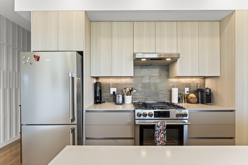 191 Condor Street, Unit 9 Boston, MA 02128 - Photo 15 of 38