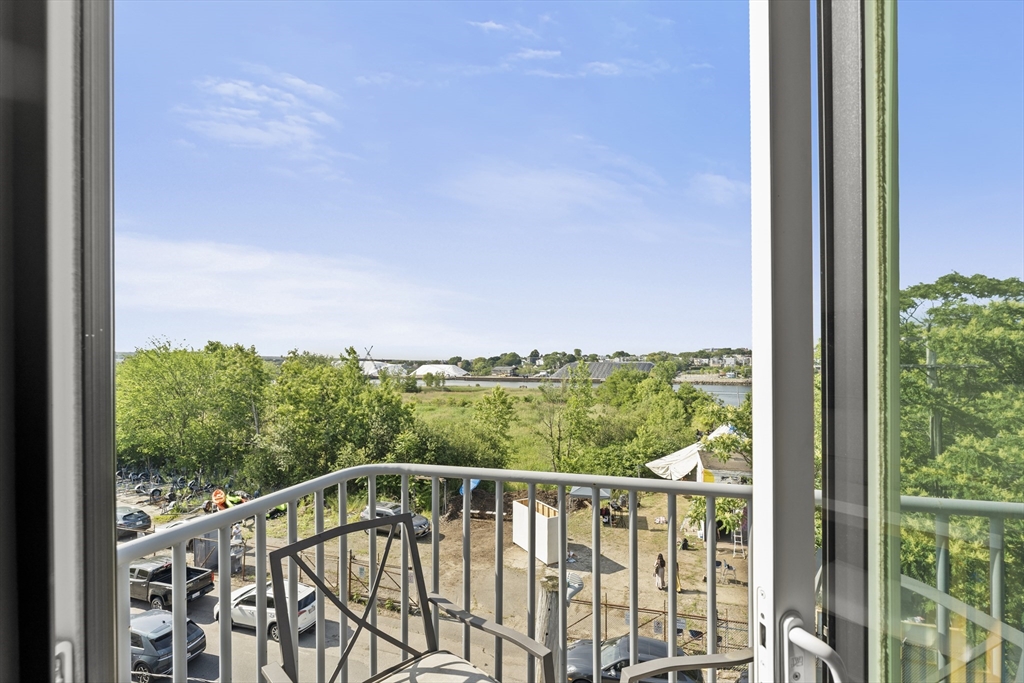 191 Condor Street, Unit 9 Boston, MA 02128 - Photo 17 of 38