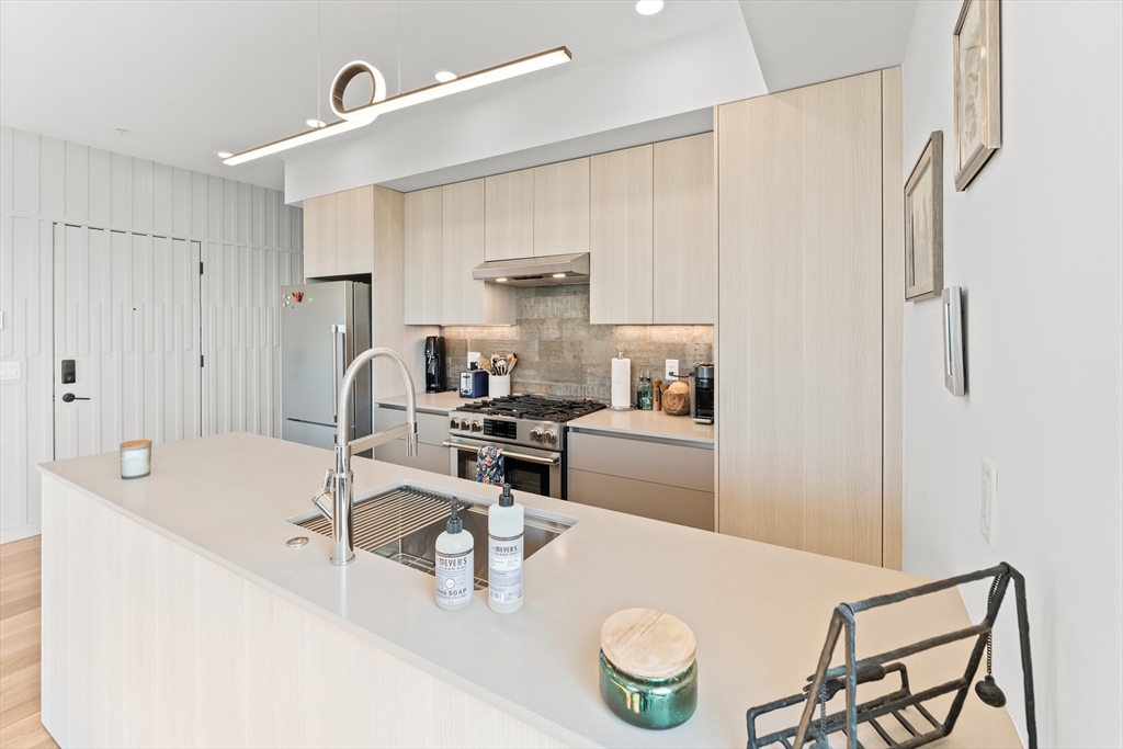 191 Condor Street, Unit 9 Boston, MA 02128 - Photo 19 of 38