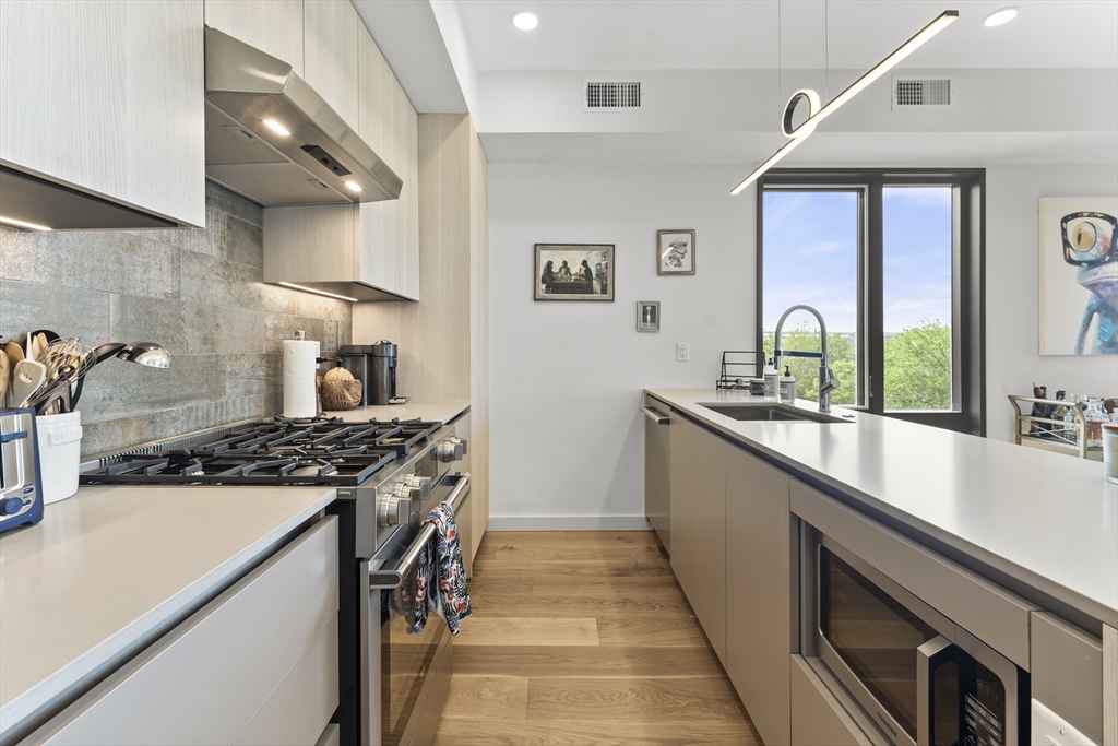 191 Condor Street, Unit 9 Boston, MA 02128 - Photo 20 of 38