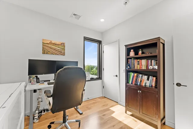 $699,000 | 191 Condor Street, Unit 9, Boston, MA 02128