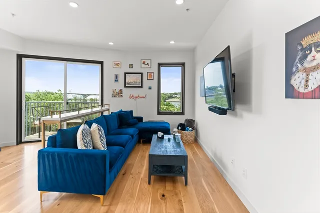 $699,000 | 191 Condor Street, Unit 9, Boston, MA 02128