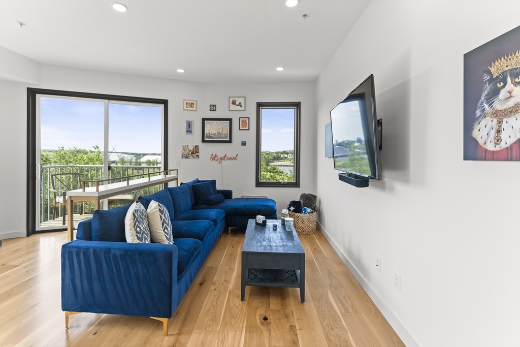 191 Condor Street, Unit 9 Boston, MA 02128 - Photo 4 of 38