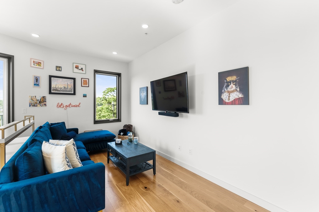 191 Condor Street, Unit 9 Boston, MA 02128 - Photo 5 of 38