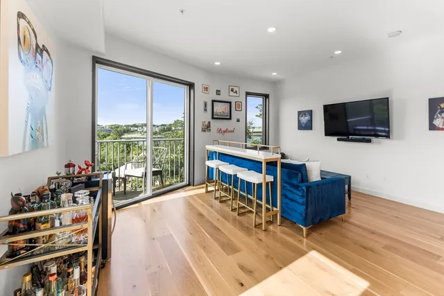 $699,000 | 191 Condor Street, Unit 9, Boston, MA 02128