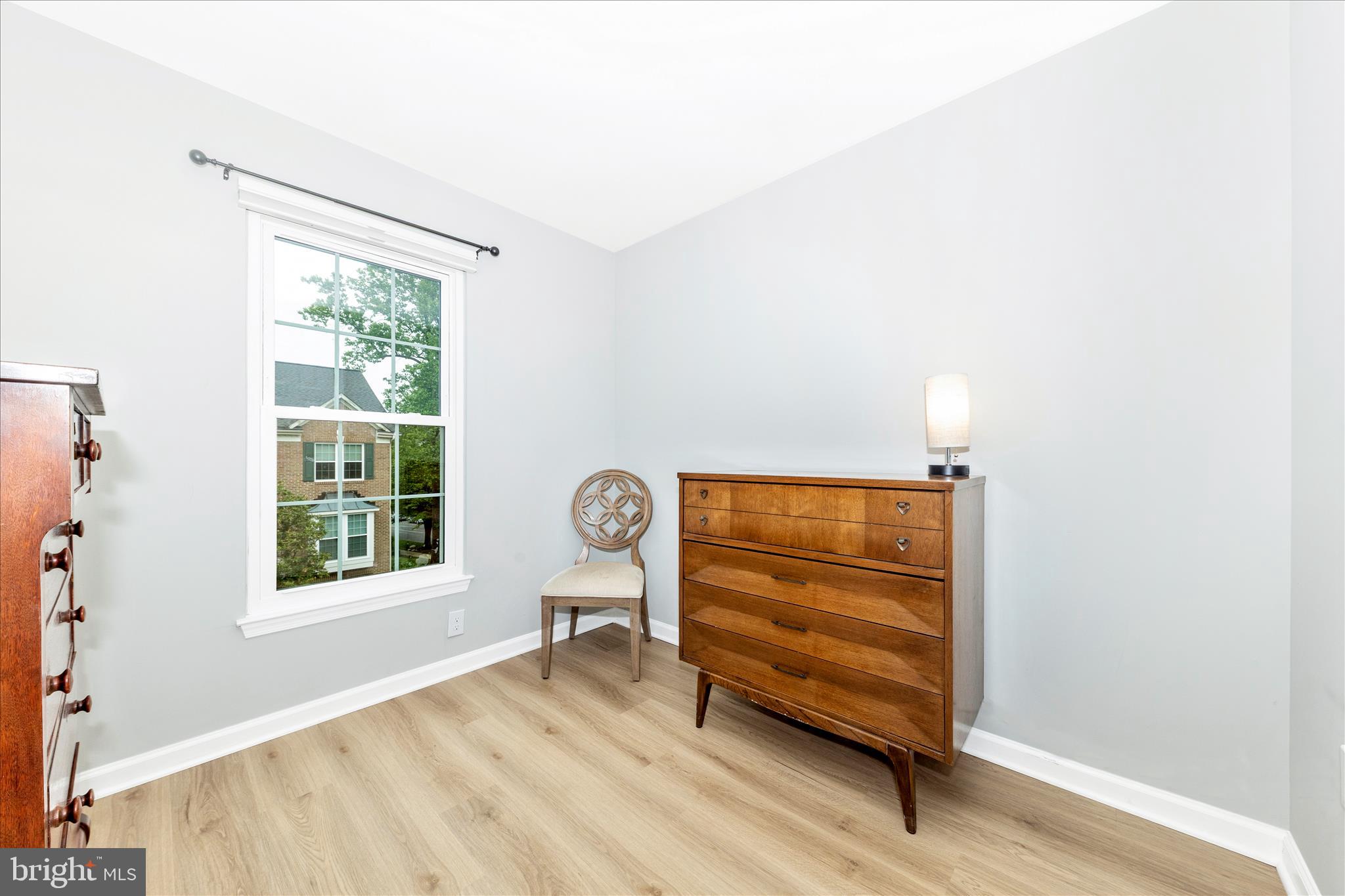 2902 Clovercrest Way Olney, MD 20832 - Photo 22 of 39 Duet Window Shades