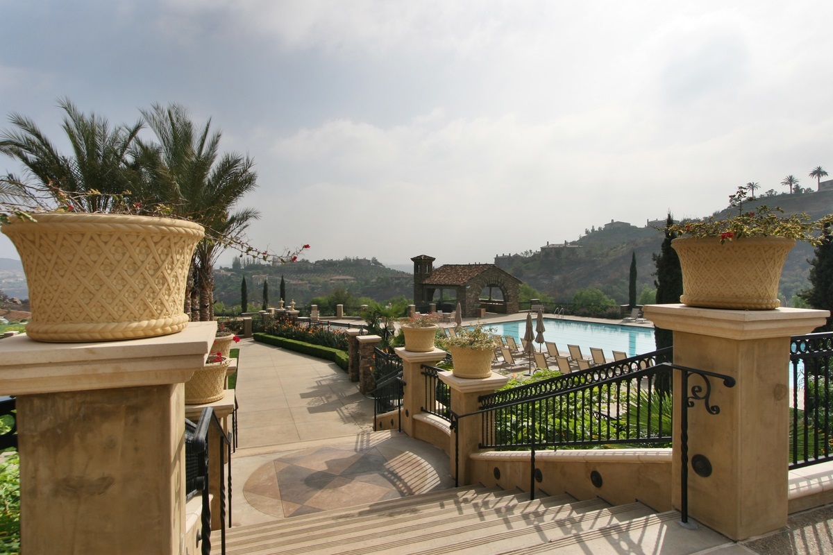 Lot 50 Via Rancho Cielo Rancho Santa Fe, CA 92067 - Photo 11 of 15 View of the swimming pool from clubhouse steps
