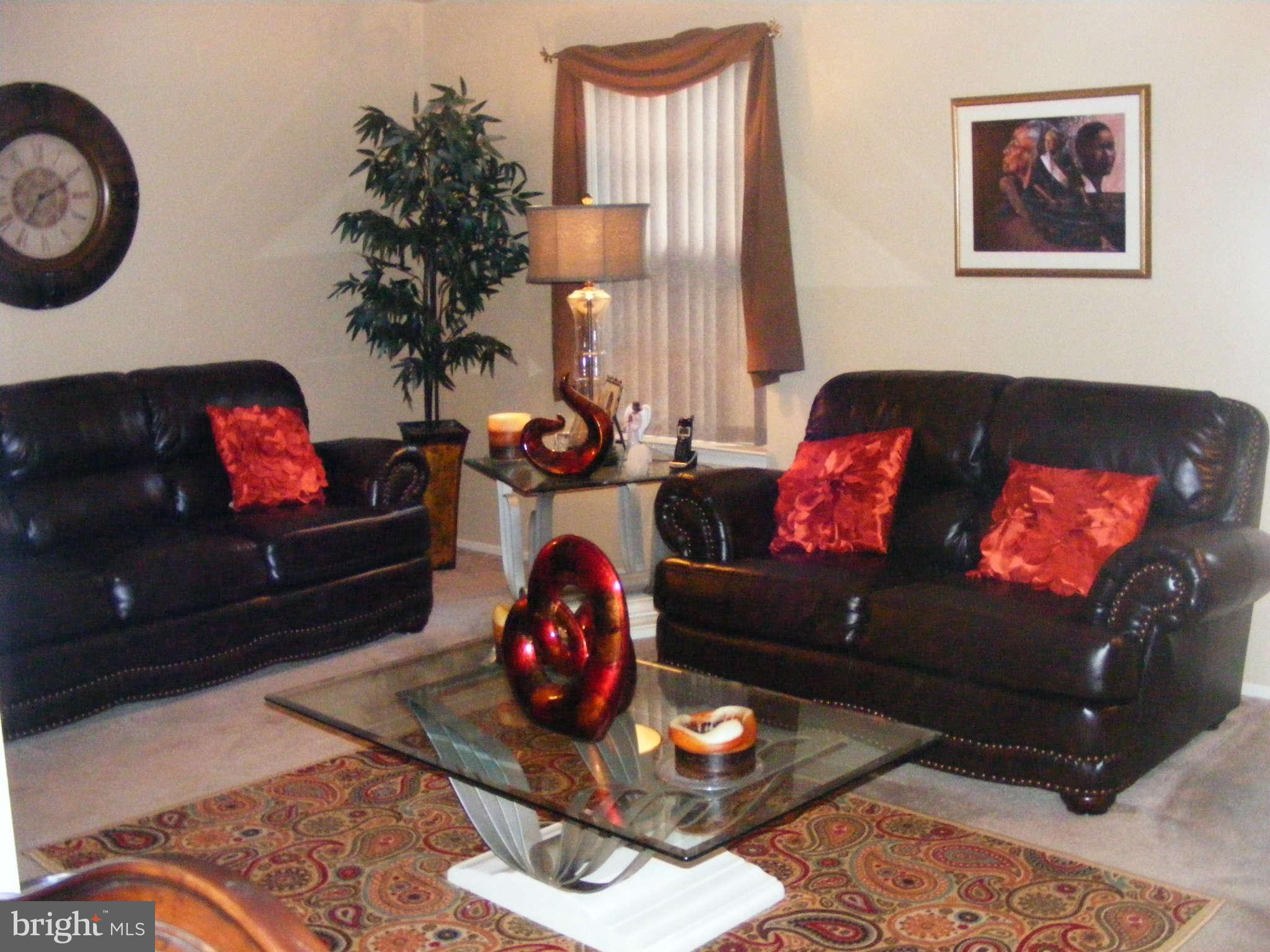 7405 Bentree Road Fort Washington, MD 20744 - Photo 5 of 12 Living Room