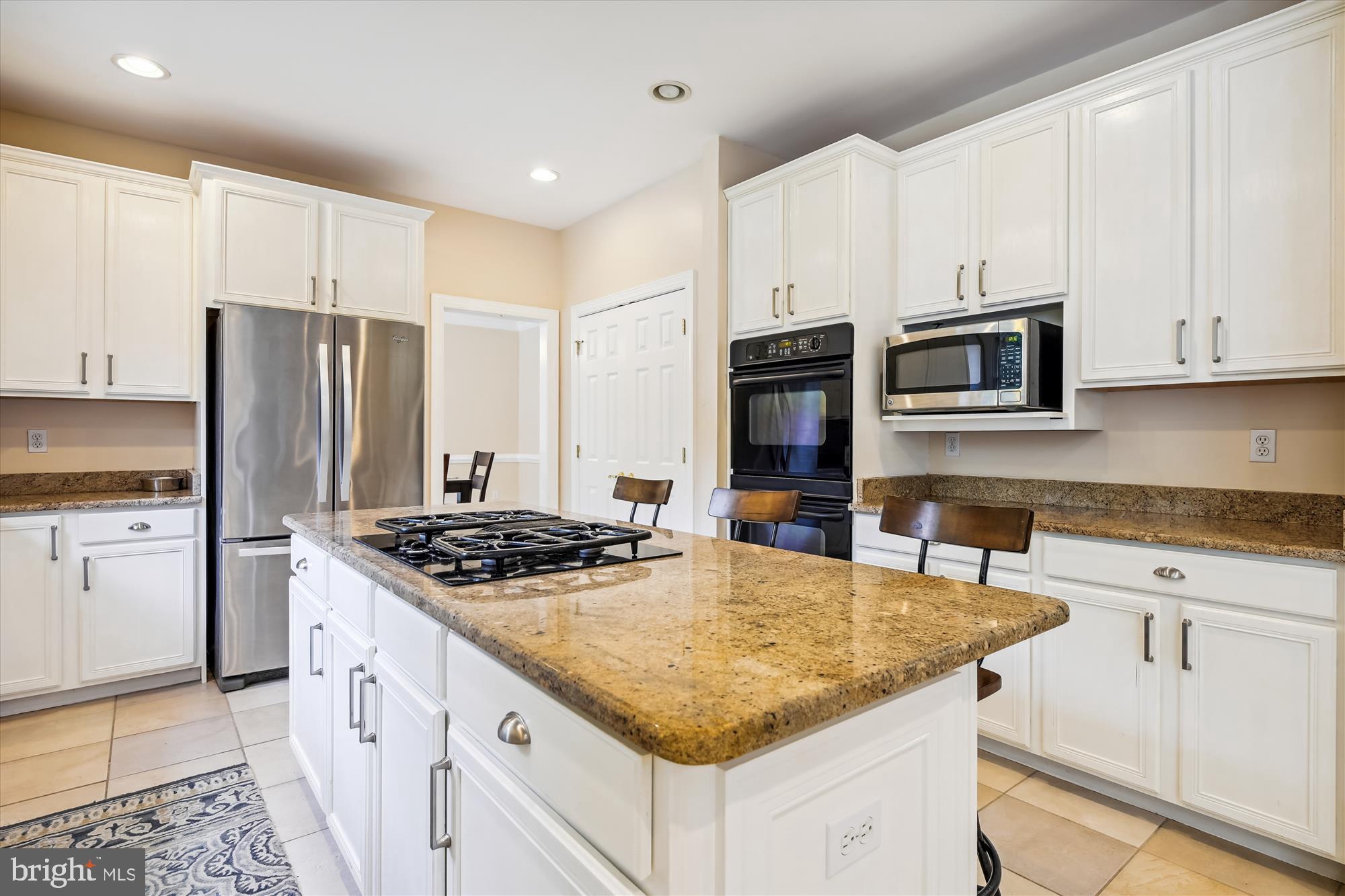 1124 Bay Ridge Road Annapolis, MD 21403 - Photo 20 of 60 Crisp Granite & Stainless Kitchen