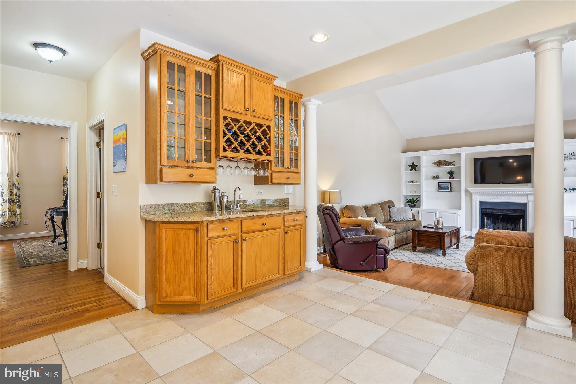 1124 Bay Ridge Road Annapolis, MD 21403 - Photo 23 of 60 Wet Bar & Butler's Pantry w/Wine Rack