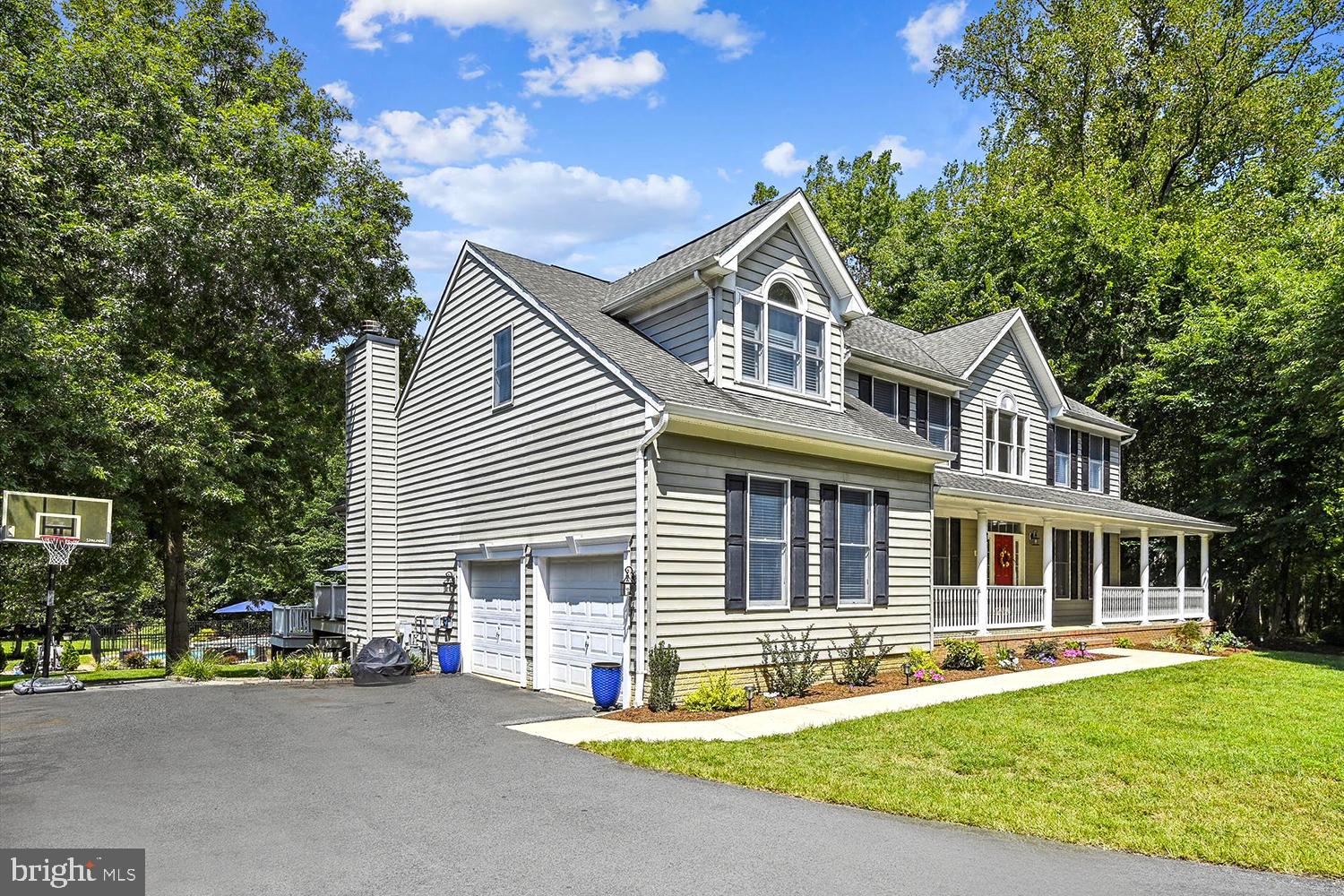 1124 Bay Ridge Road Annapolis, MD 21403 - Photo 8 of 60 Multi-Vehicle Parking & Side 2-Car Garage