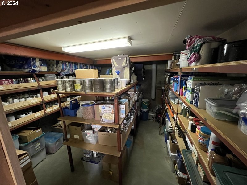 512 Cole Road Oakland, OR 97462 - Photo 15 of 23 Gallery Image 15