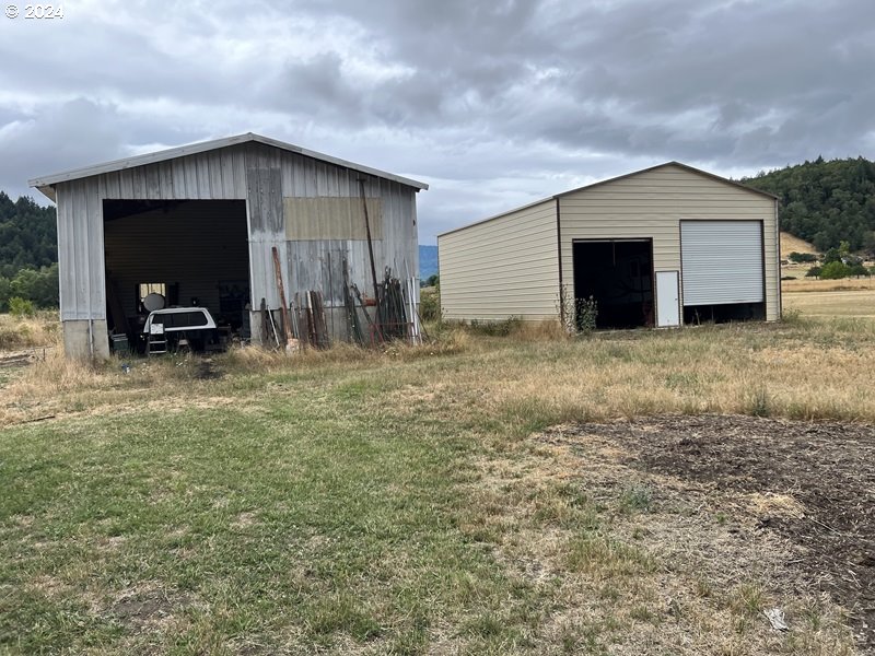 512 Cole Road Oakland, OR 97462 - Photo 17 of 23 Gallery Image 17