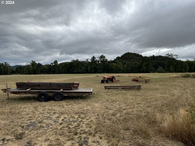 512 Cole Road Oakland, OR 97462 - Photo 19 of 23 Gallery Image 19