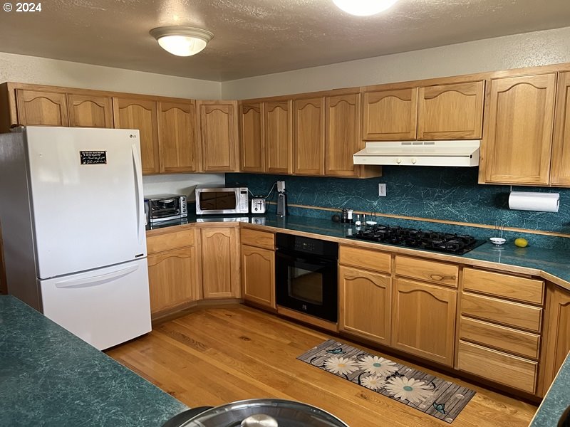 512 Cole Road Oakland, OR 97462 - Photo 8 of 23 Gallery Image 8