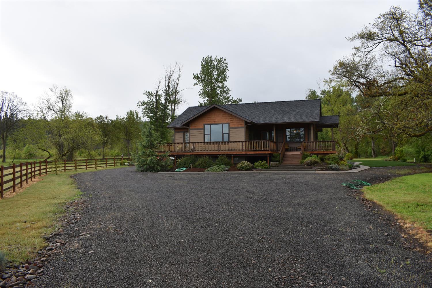 780 Yankee Creek Road Eagle Point, OR 97524 - Photo 1 of 29 Primary Photo